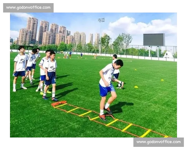 校园足球选拔机制创新与青训人才培养路径探索实践研究与发展策略分析